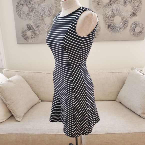 J Crew Paneled Stripe Fit & Flare Striped Mini Dress - size 00 in Black/White. - Picture 7 of 14